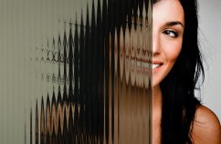 Dekorativní fólie SX-1273-UG Reeded Glass Bronze film 1/2" (vzorek)